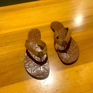 Tory Burch tan flip flops